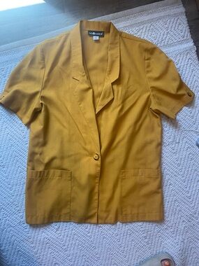Mustard Short Sleeve Single-Button Blazer Vintage with Mystery Pair of Earrings